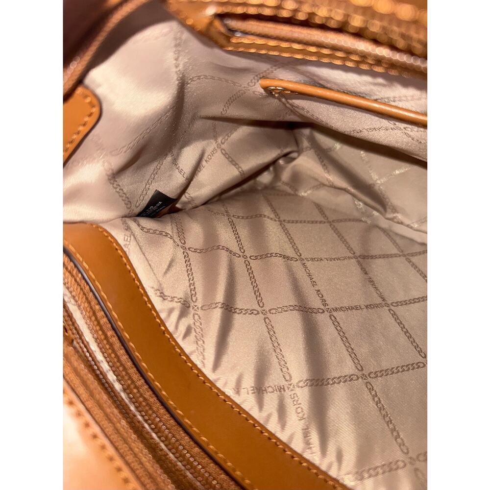 Michael Kors NWT Voyager Medium Logo Tote Bag Pocketbook Brown Zip Drawstring - Picture 12 of 15